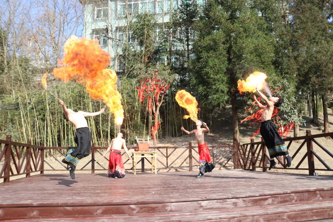 百里杜鹃杜鹃花季旅游线路_贵州百里杜鹃景区门票预约_毕节杜鹃花观赏吋间