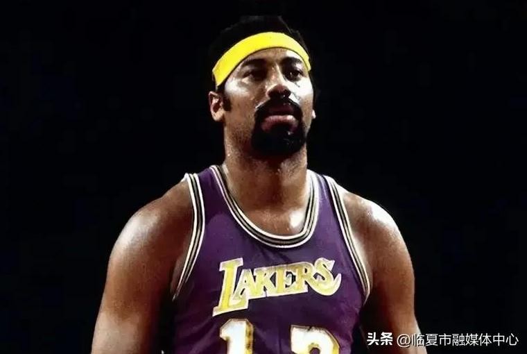 NBA常规赛MVP连庄球星_NBA历史MVP连庄球员_nba常规赛mvp次数排行