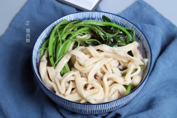 手工面制作教程_如何做手擀面条_自制手工面做法