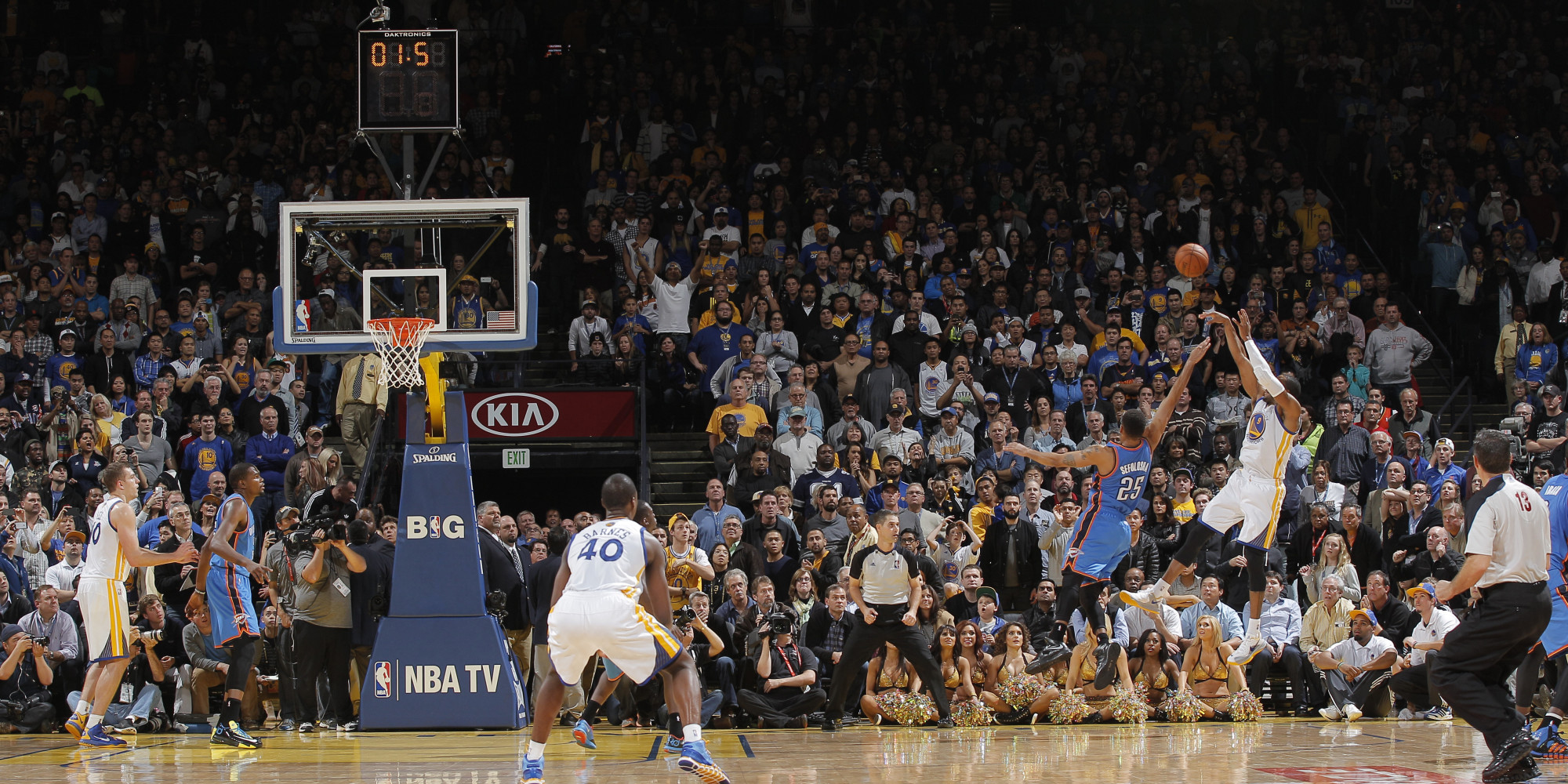 迈克尔-乔丹压哨绝杀记录_NBA压哨绝杀历史记录_nba历史十大压哨绝杀 第二球杰里韦斯特开挂了!!