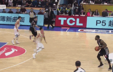 _ NBA无撞人半圆区规则 _篮球的合理冲撞区
