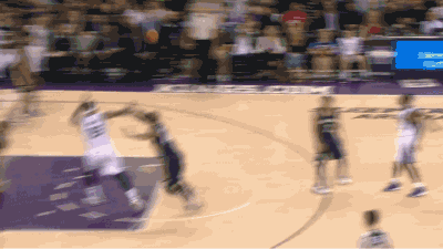 篮球的合理冲撞区__ NBA无撞人半圆区规则 