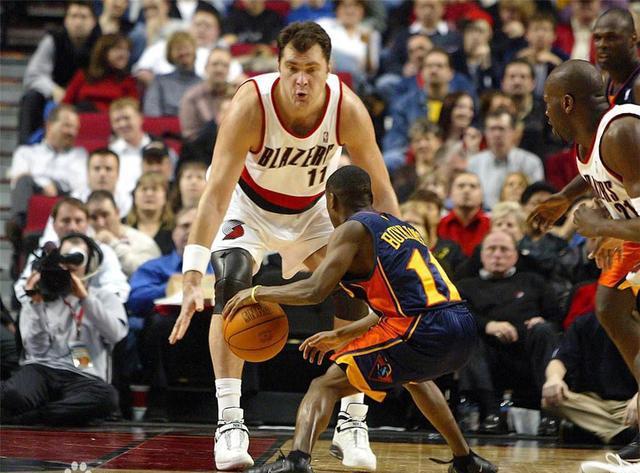 NBA历史上十大最矮的球员，有一个你绝对很熟！