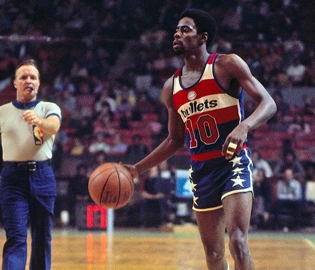 nba个人生涯单次助攻20 排行榜_NBA单场20+助攻历史排名_哈登单场20+助攻次数