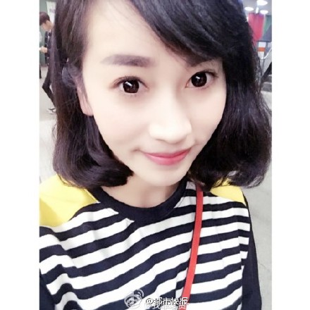 “丽江手鼓美女”